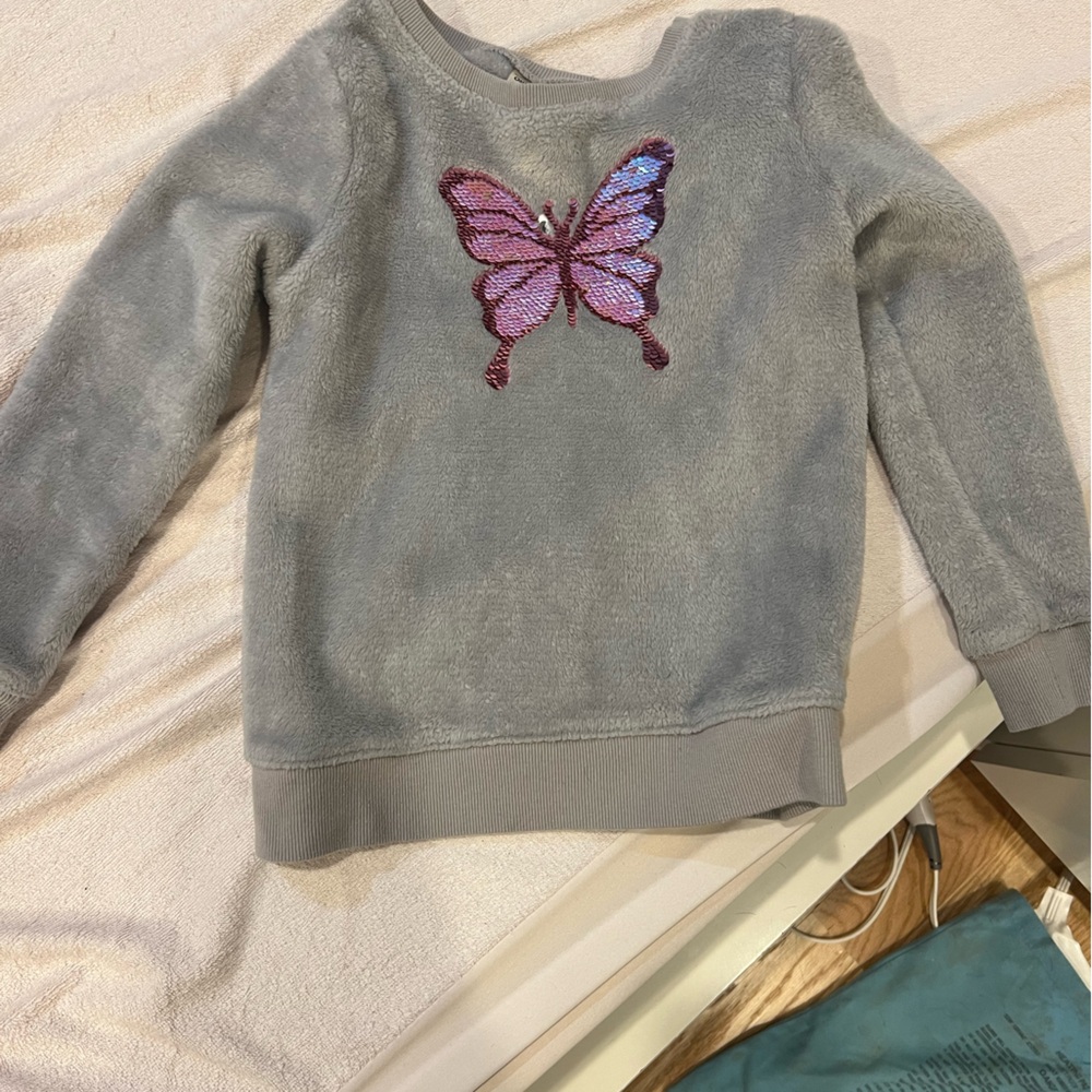 Oshkosh sweatshirt